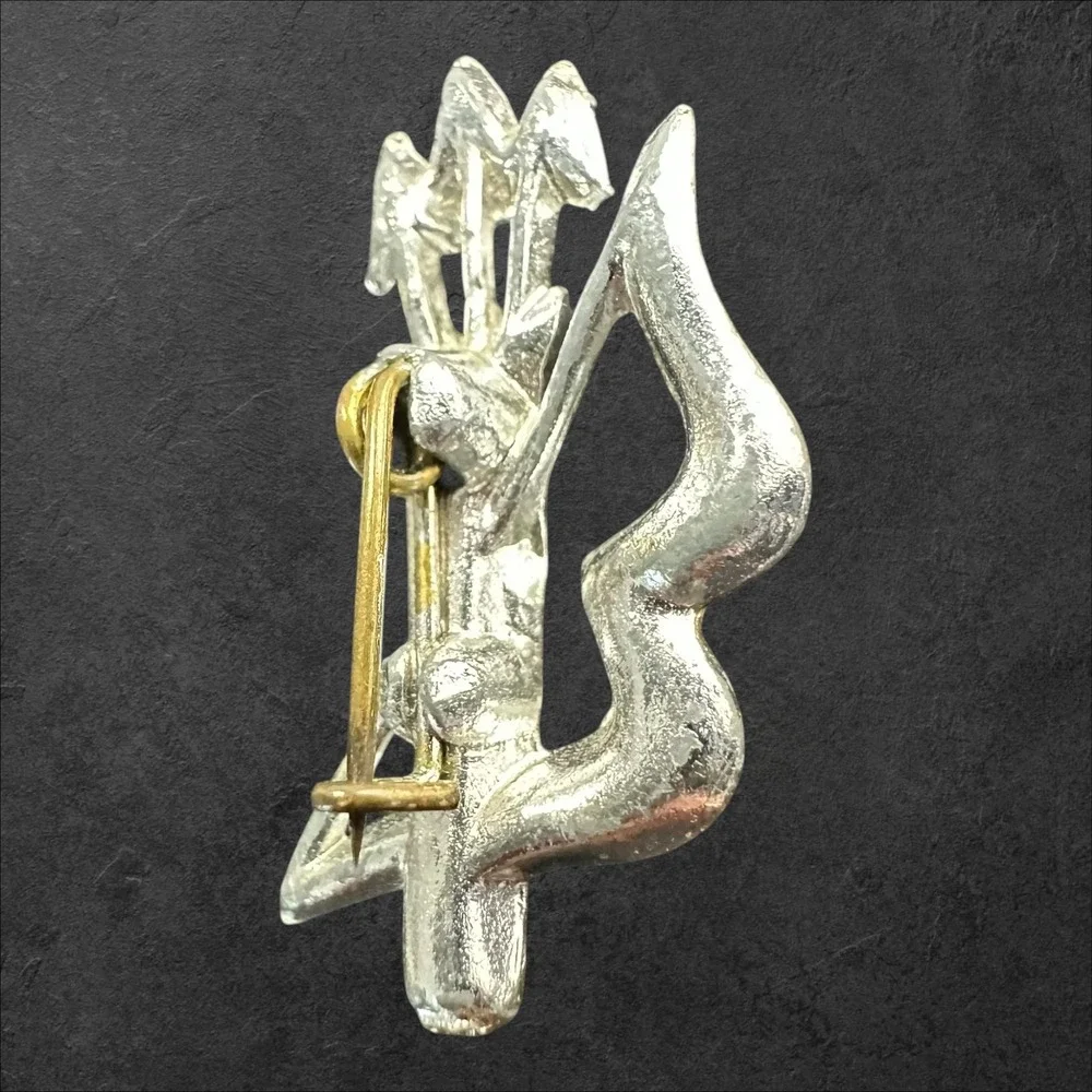 Unmarked Brooch Silver Tone Vintage Rhinestone Bow, 3 Arrows‎ & Quiver
